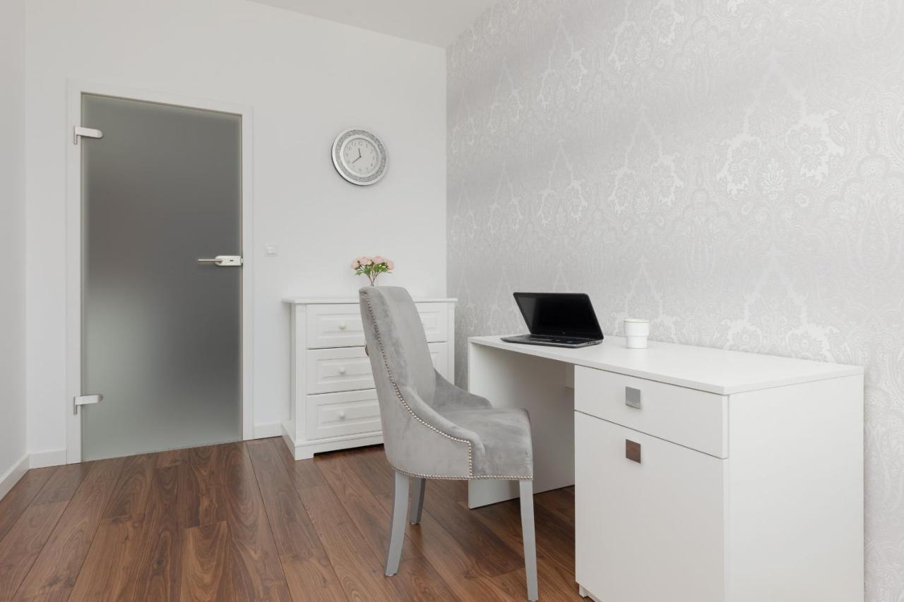 Glamorous Wilanow Apartment By Renters Варшава Екстериор снимка